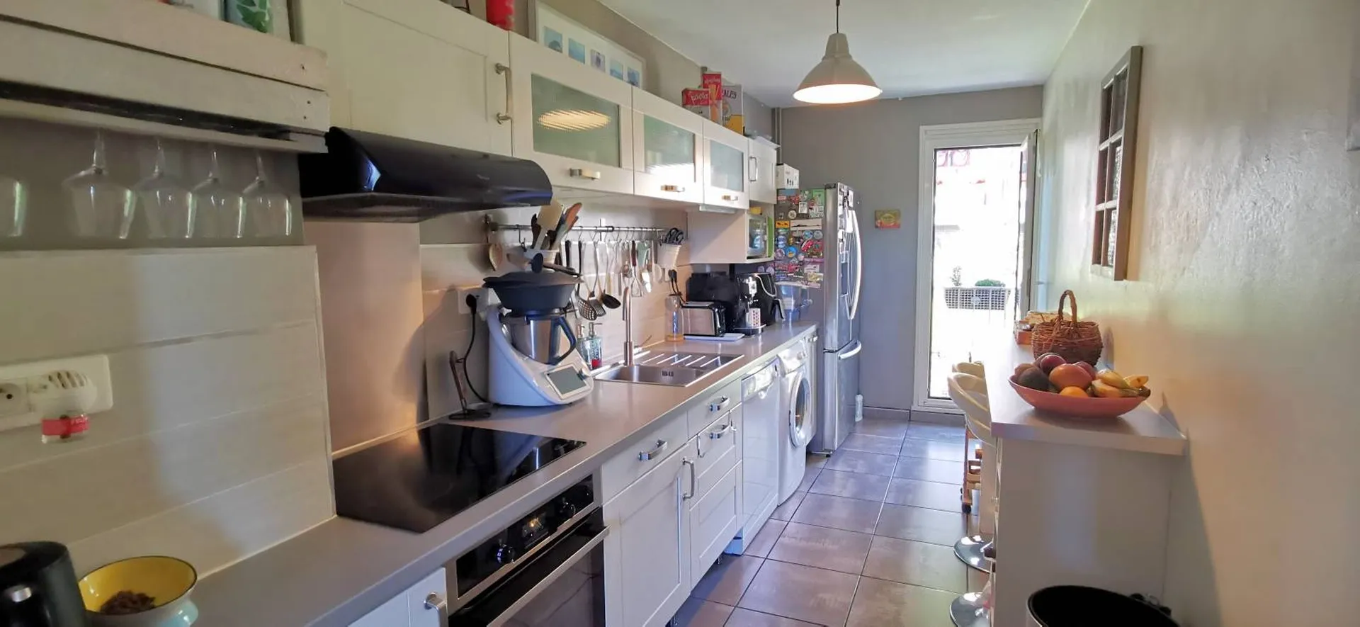 Vente appartement T4 Cassis  avec balcon vue Cap Canaille dans copropriété avec parking