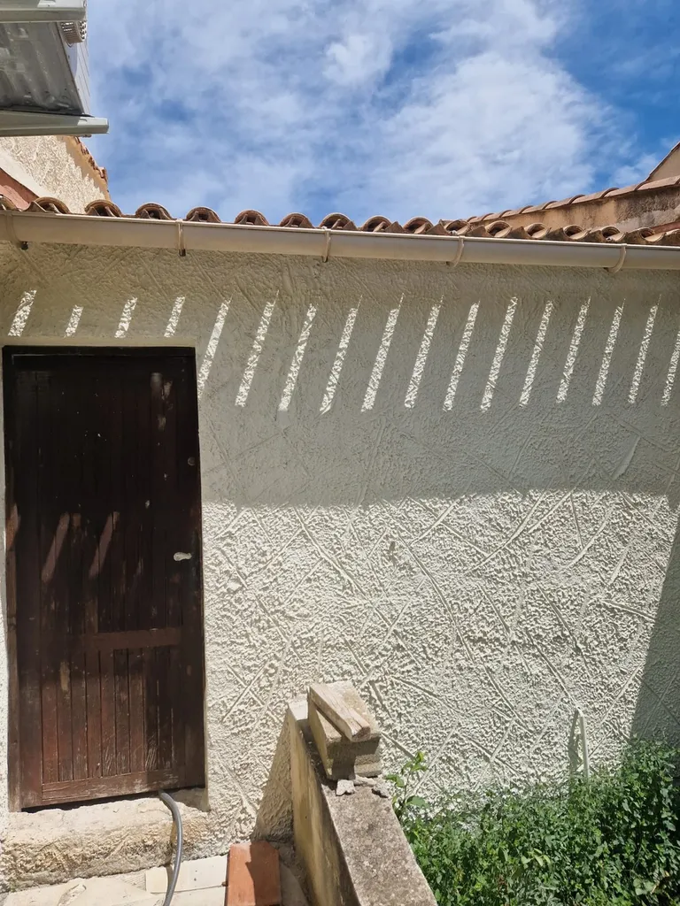 Reprise de fissures et ravalement de façade d'une maison à St Mitre les Remparts