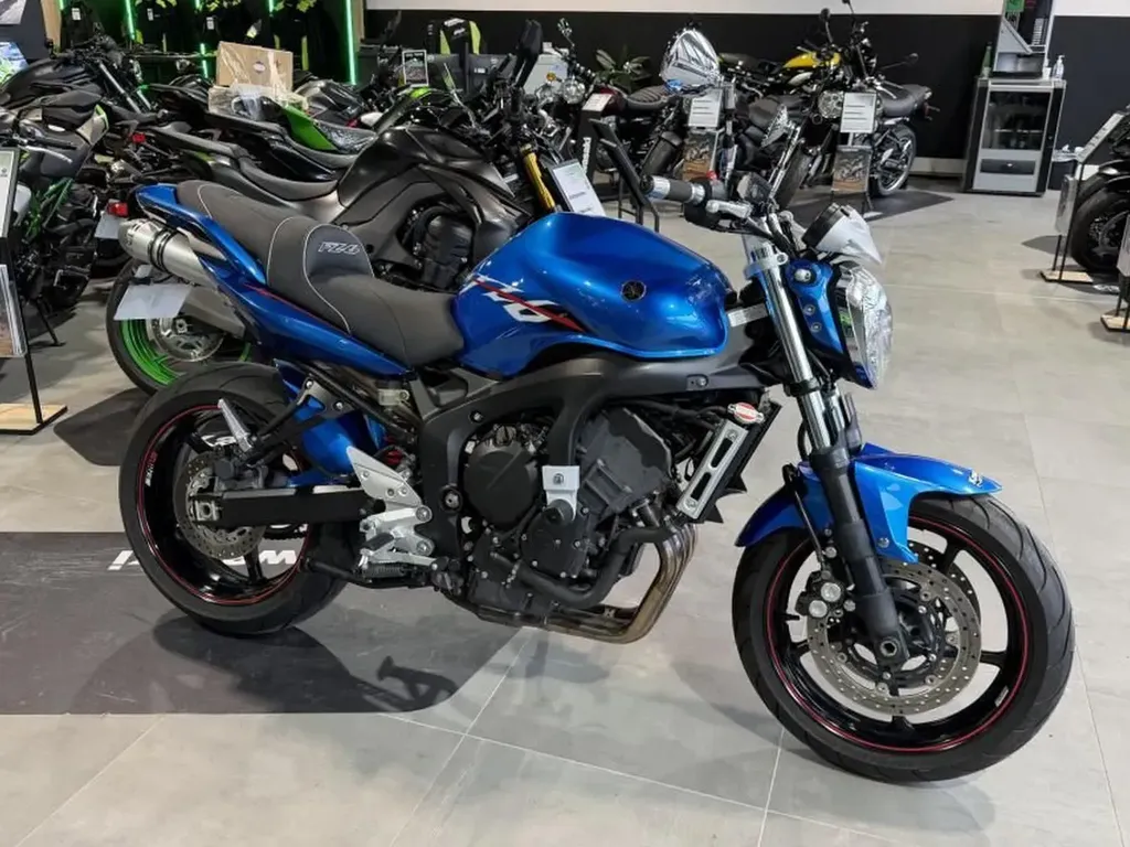 Yamaha FZ6 Bleu 2007 - garantie 12 mois - vue droite - Kawasaki Nîmes