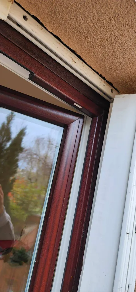 Installation de fenêtres PVC sur-mesure à Écully