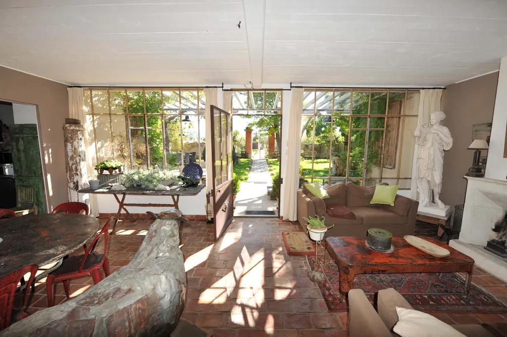 Proche Mont Ventoux,  ancienne propriété viticole à vendre avec dépendances  