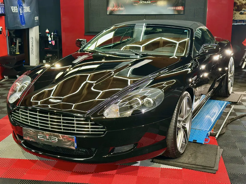 rénovation carrosserie protection PPF traitement céramique lyon Aston Martin DB9 Volante 
