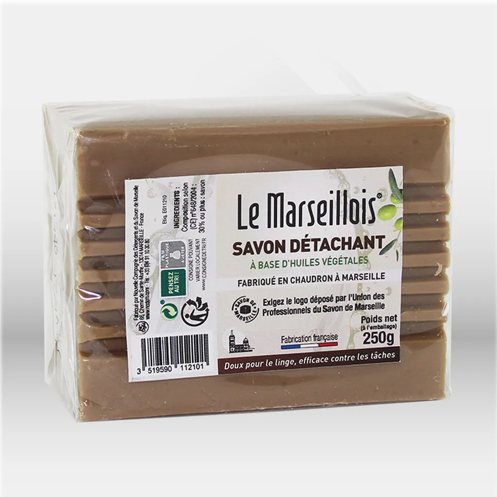 Savon naturel détachant Le Marseillois pour entretien du linge professionnel et domestique, idéal pour éliminer les taches tenaces tout en respectant les textiles, offrant une solution naturelle, pratique et efficace pour le prétraitement du linge – dispo