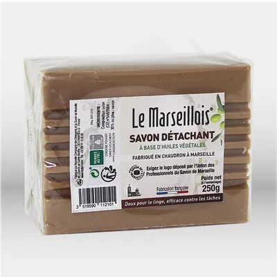 Savon naturel détachant Le Marseillois pour entretien du linge professionnel et domestique, idéal pour éliminer les taches tenaces tout en respectant les textiles, offrant une solution naturelle, pratique et efficace pour le prétraitement du linge – dispo