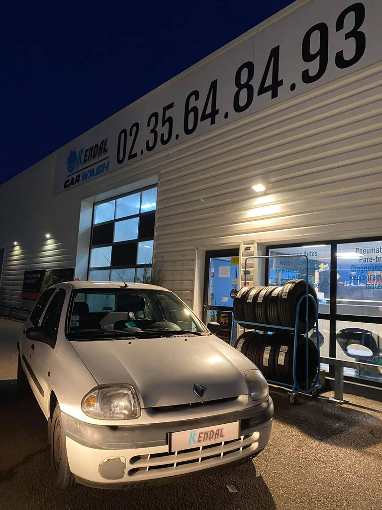 Changement de pare-brise d’une Clio ainsi qu’un parallélisme par un expert