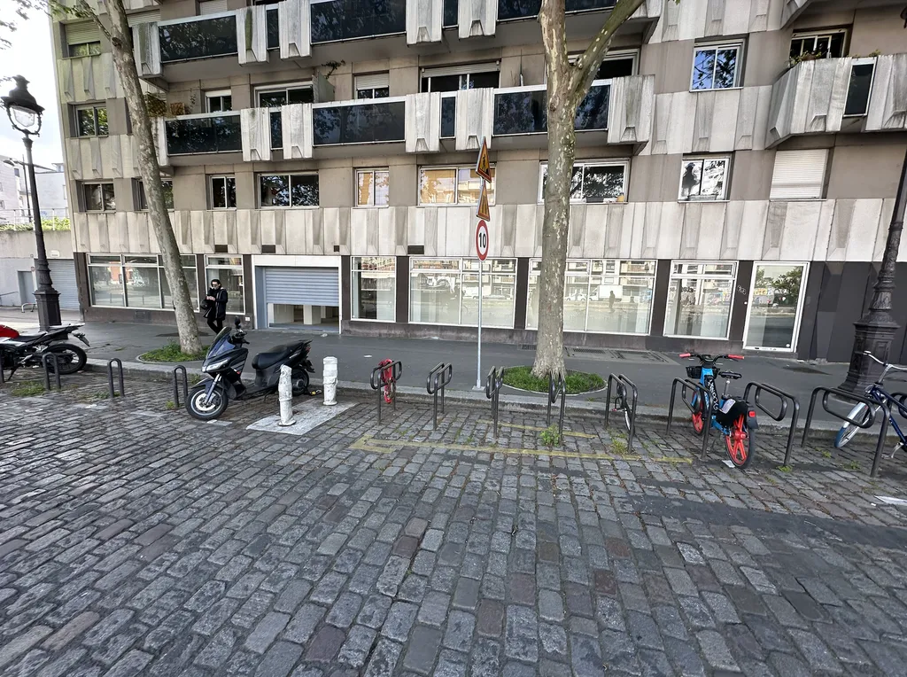 Location - Local commercial 2050 m², La Villette, Quai de la Marne 75019 PARIS