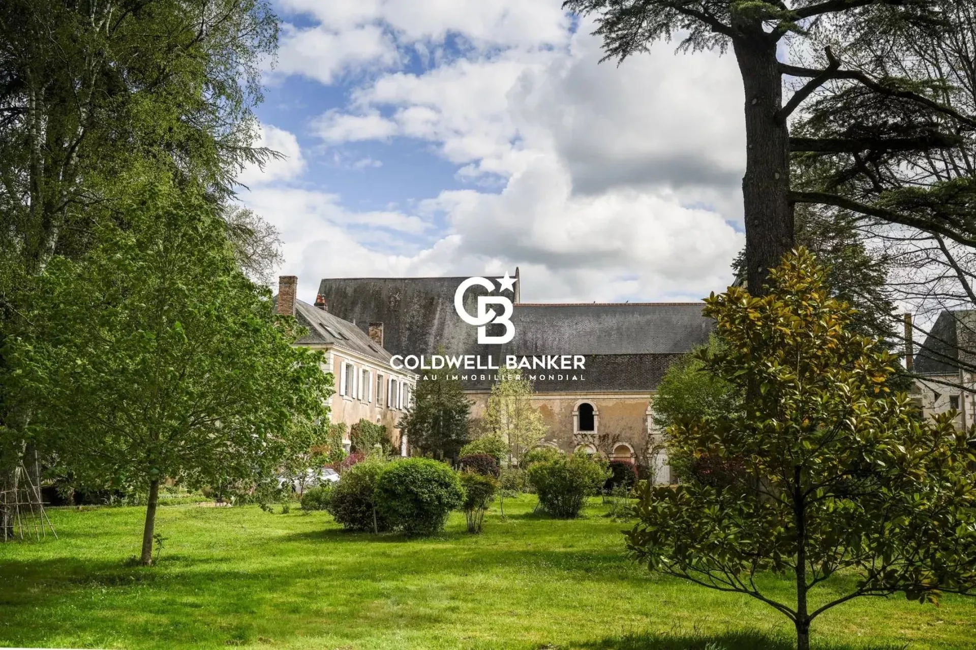 acheter un manoir en sarthe avec un grand terrain