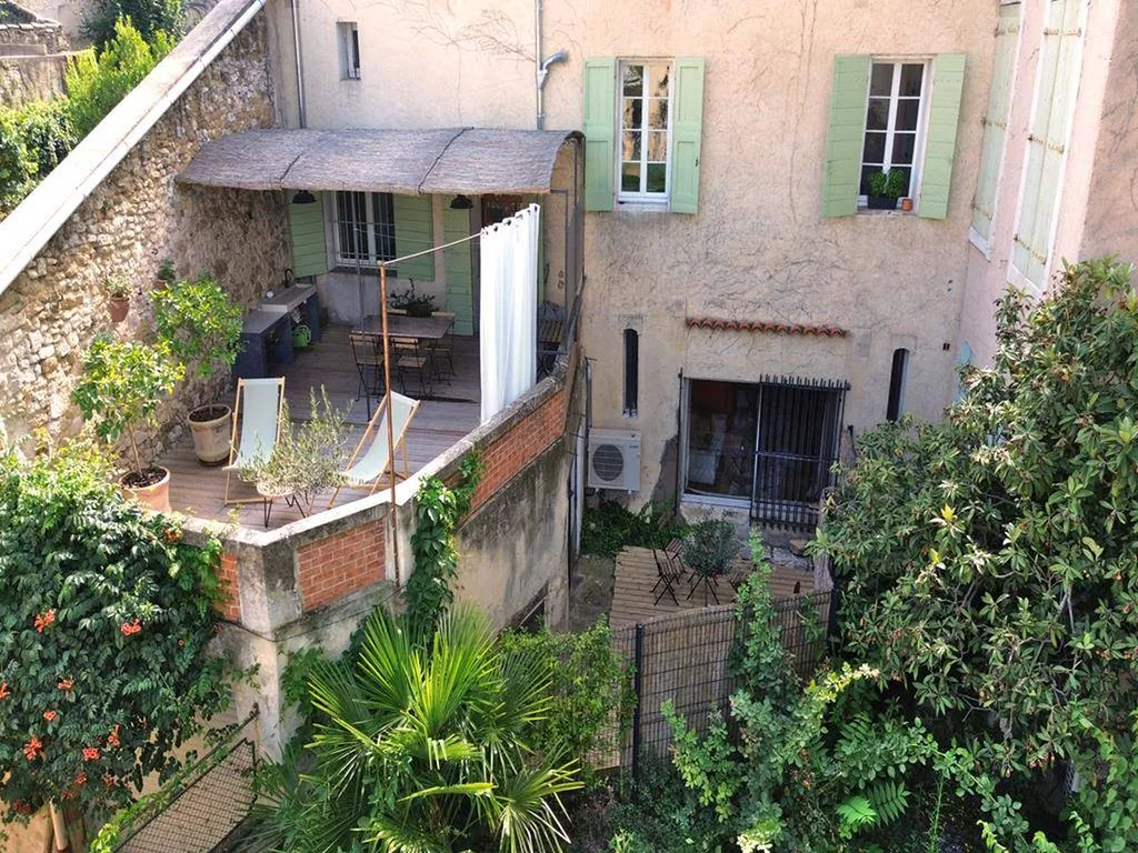 Maison de ville au cœur du centre historique, garage, terrasse, vue Mont Ventoux   