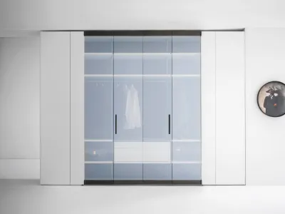 Exemple de modèle d'armoire avec dressing sur mesure intégré et portes en verre à Bandol dans le Var 