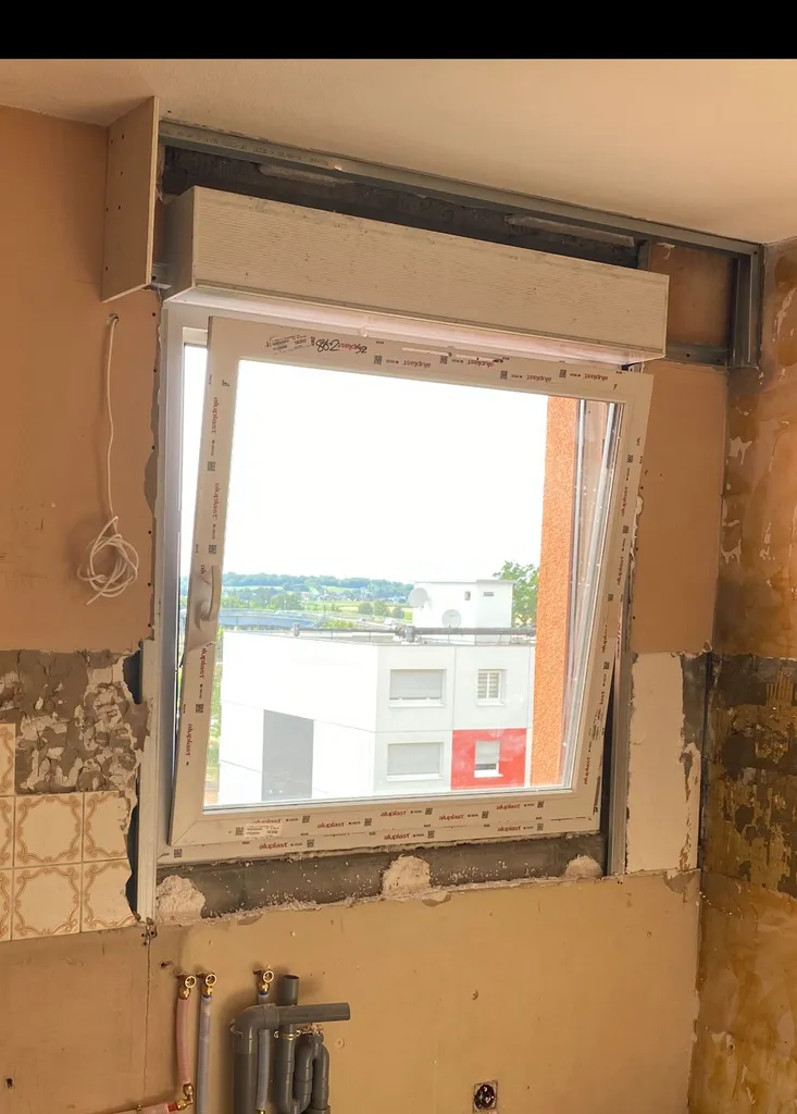 Installation d’une fenêtre PVC avec volet roulant motorisé à Mundolsheim en Alsace