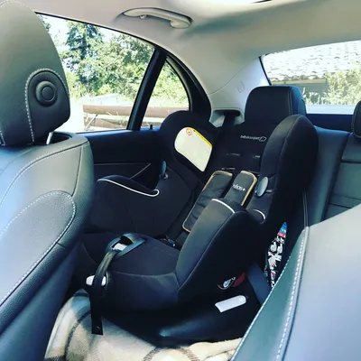 Transport de personne avec chauffeur depuis ou vers l'aéroport de Marseille Provence avec siège bébé