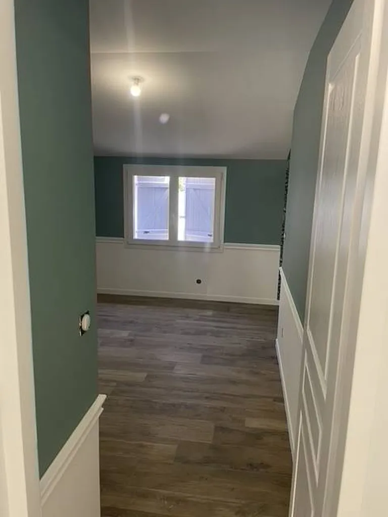 vue  de l'entrée de la chambre