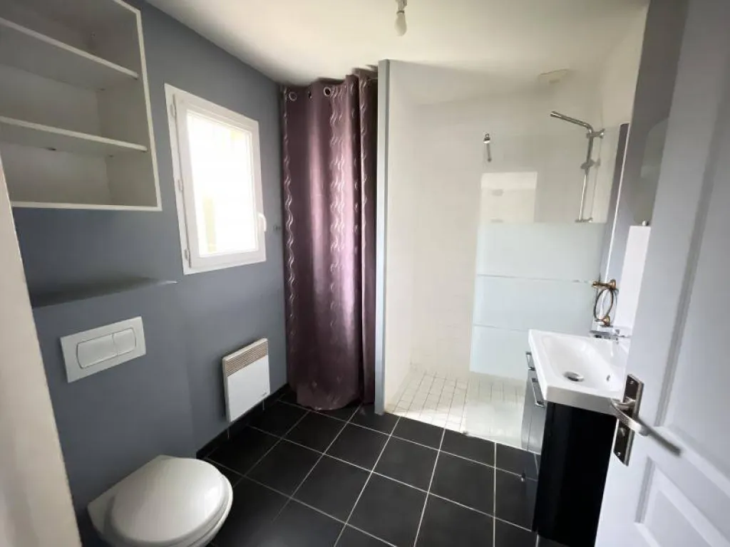 A acheter charmante maison de 106m² sur un terrain de 350m² sur la commune de LA LONDE 76500