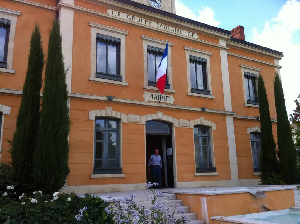 rénovation fenêtre aluminium à la mairie de Gleizé