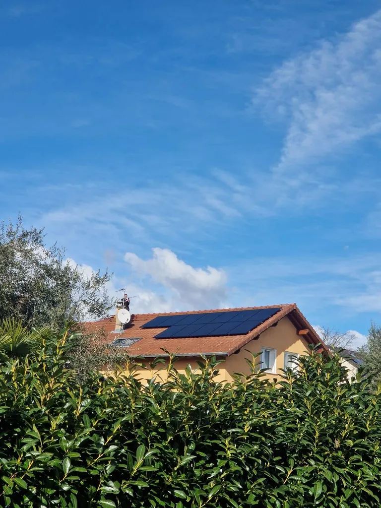 Pourquoi installer des panneaux solaires photovoltaïques en autoconsommation à Saint Genis Pouilly dans le Pays de Gex