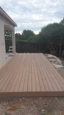 Pourquoi choisir une terrasse en composite Bouc Bel Air