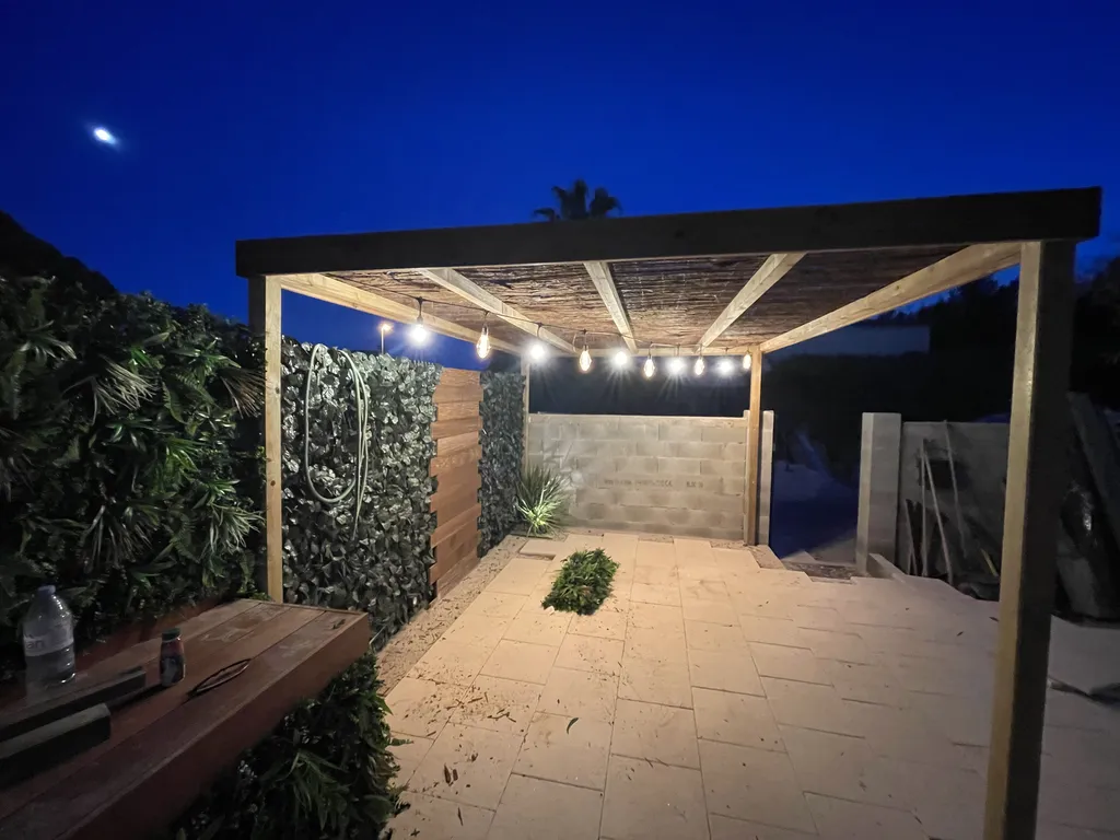 Pergolas En Pin et Canisse en Osier