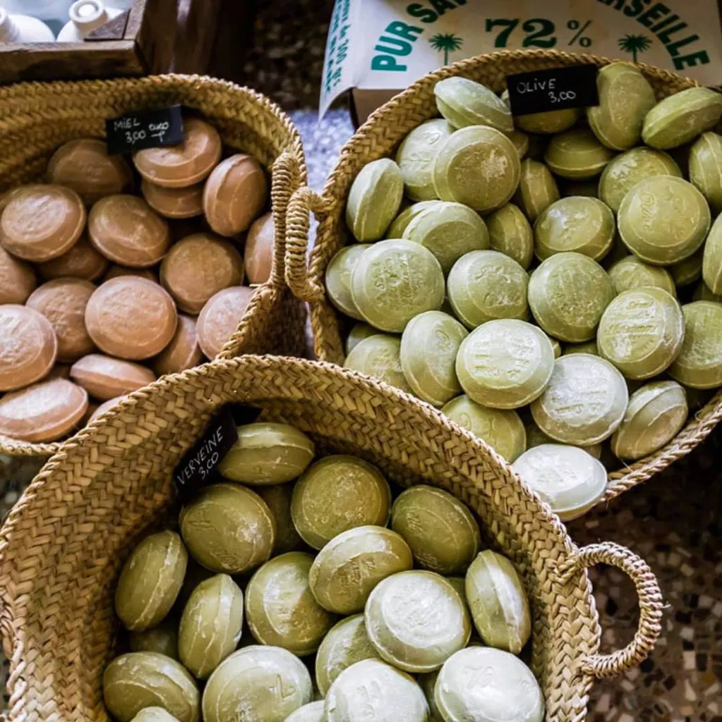 savonette de Marseille authentique fabriqué par une savonnerie historique de  Marseille