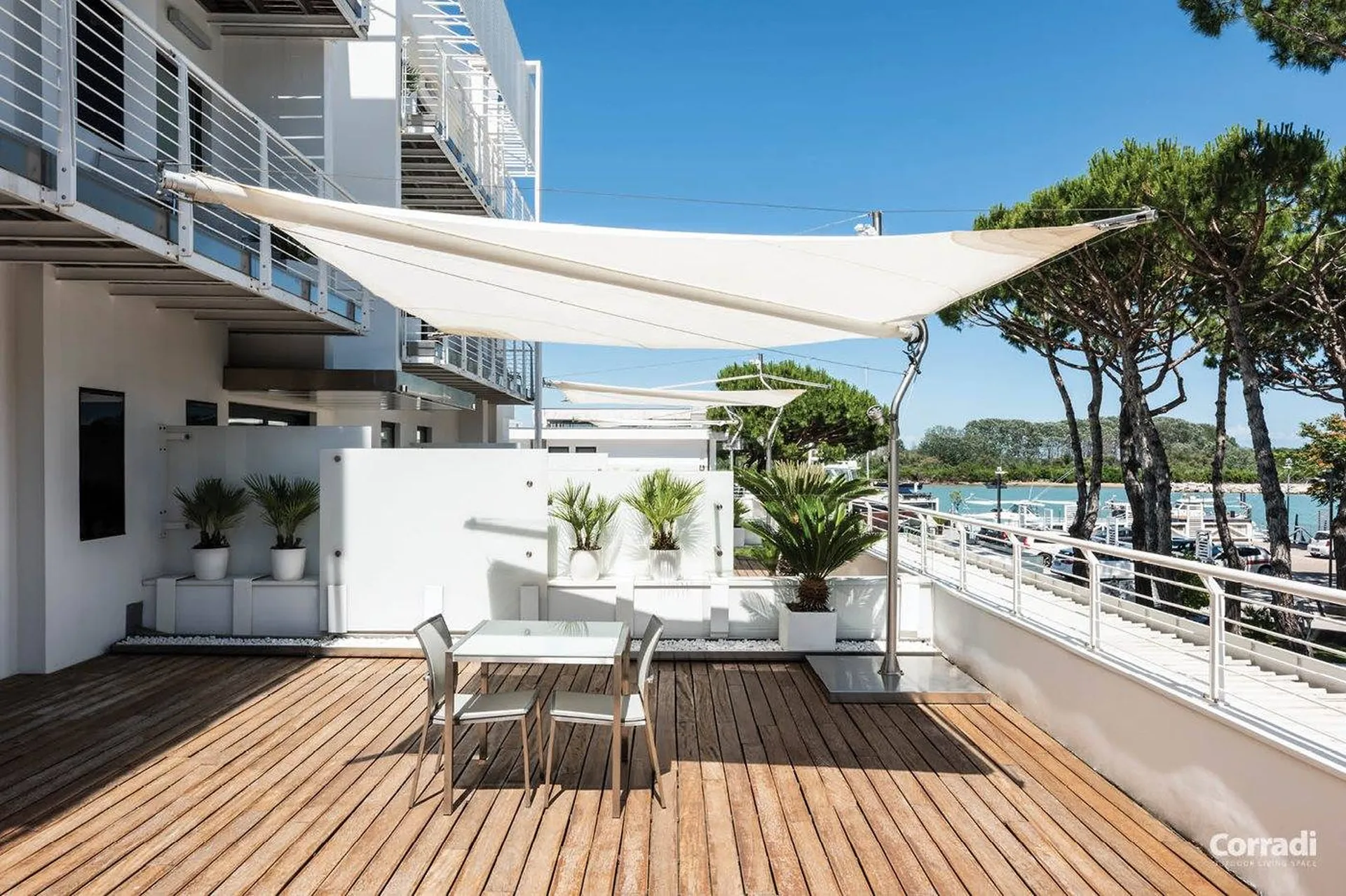 Voile d'ombrage a enroulement a Sanary sur Mer 