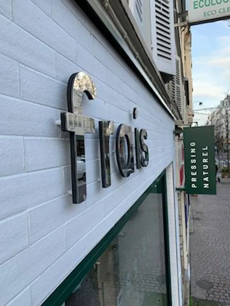 tdc-enseigne-lumineuse-led-magasin-frais-paris