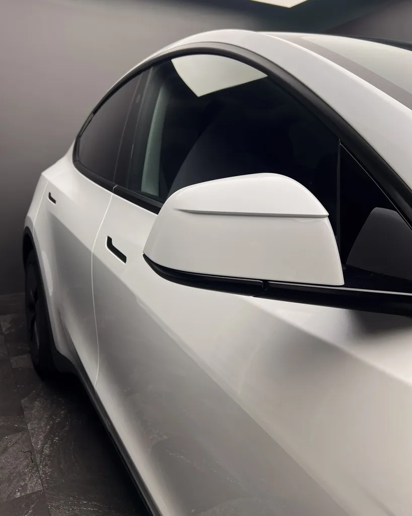 Protéger sa Tesla model Y grâce à la pose de film de protection PPF chez DSP Service à Le Mans