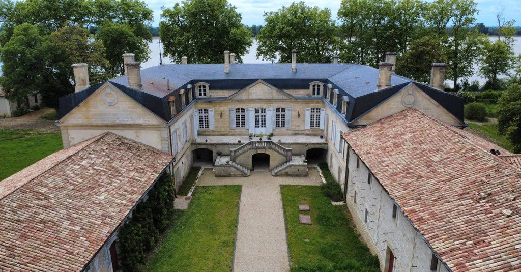 a vendre château proche Bordeaux en Gironde