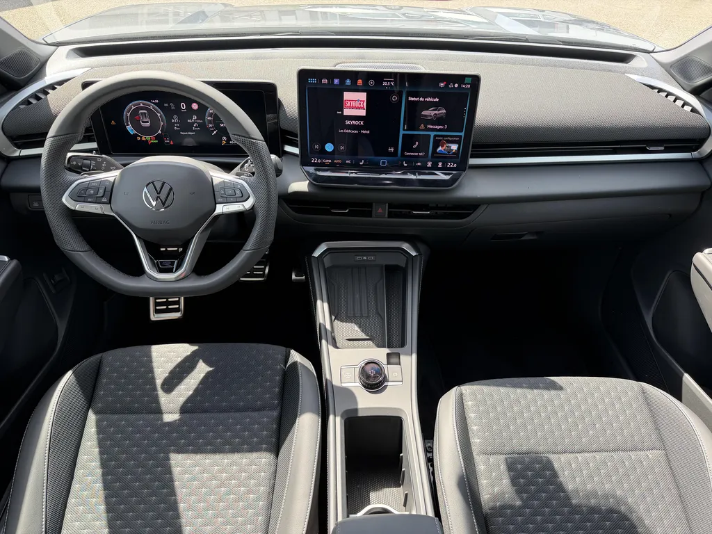 Acheter nouveau Volkswagen T-Roc R-Line 2026 d'occasion 150 ch DSG7 chez votre garage automobile à faible distance de Le Havre
