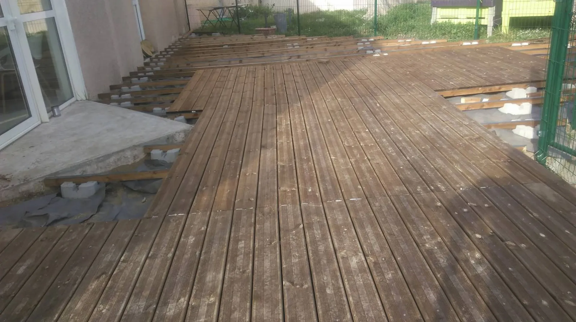 Pose de clotures et panneaux en bois à Marseille et sa région