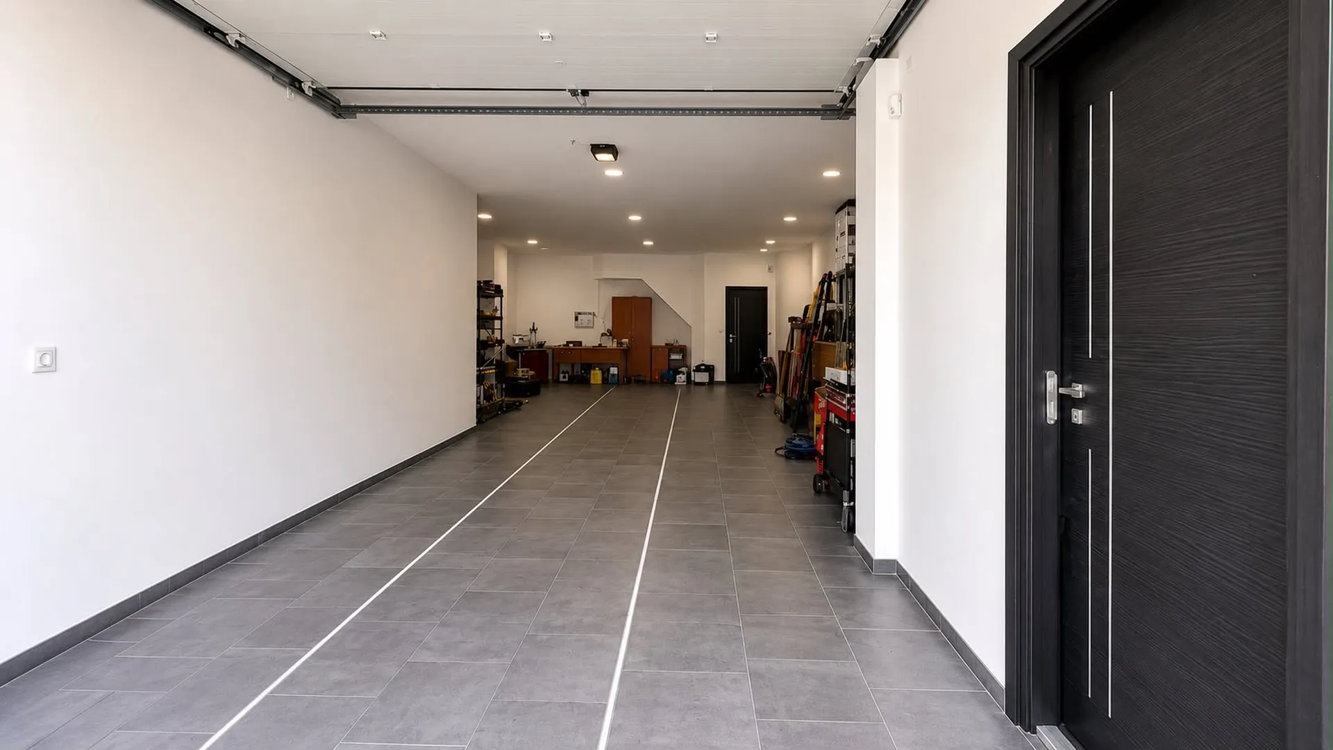 Grand garage