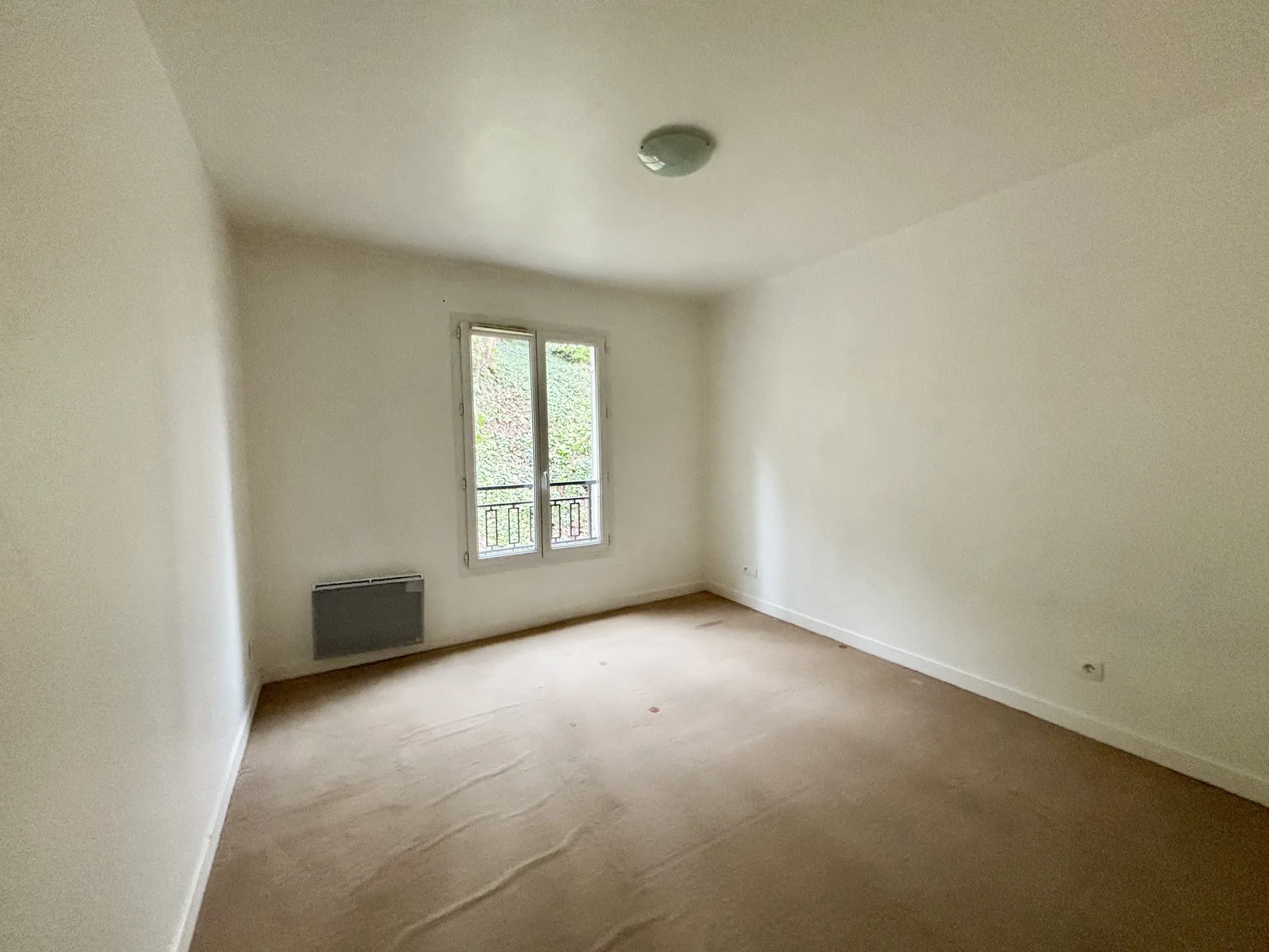 Bel appartement de 3 pièces de 59.44M² à Saint-Germain-En-Laye avec terrasse, ascenseur et box dans une résidence récente et sécurisée.