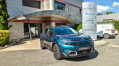 Pose d'une caméra avant sur cette Citroën C5 Aircross à Lyon
