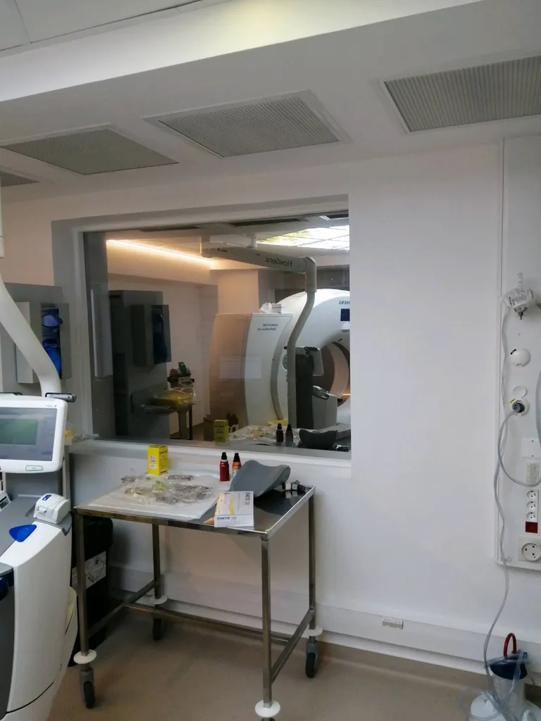 Films miroir sans tain sur l'hôpital de Toulon