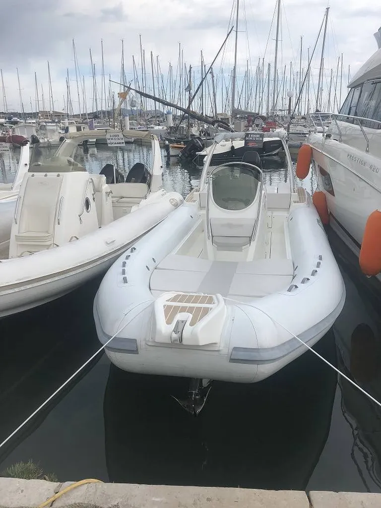 acheter un semi rigide a moteur occasion a bandol dans le var