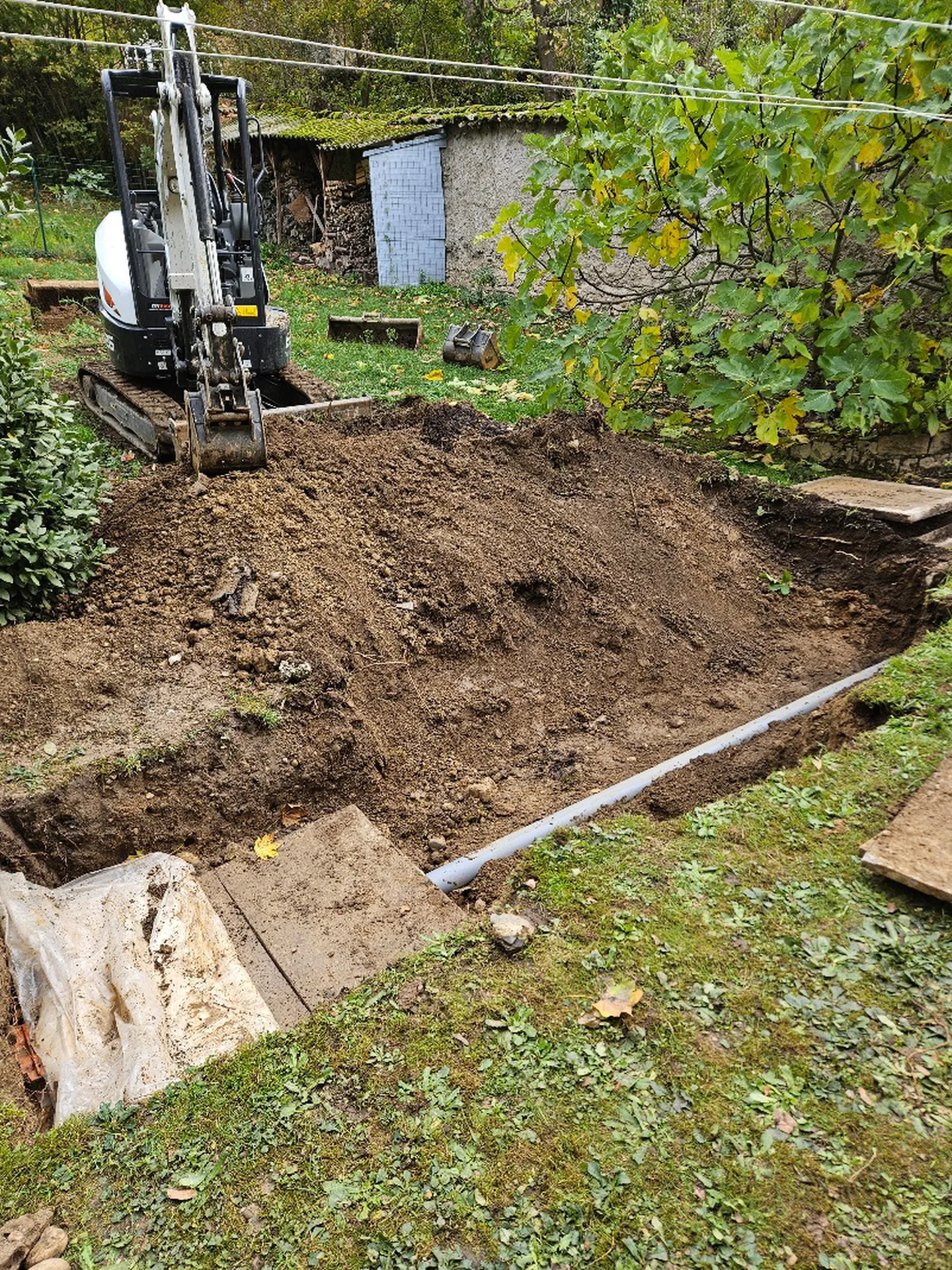 Terrassement et remplacement de tuyau sur la commune de Caluire-et-Cuire près de Lyon 