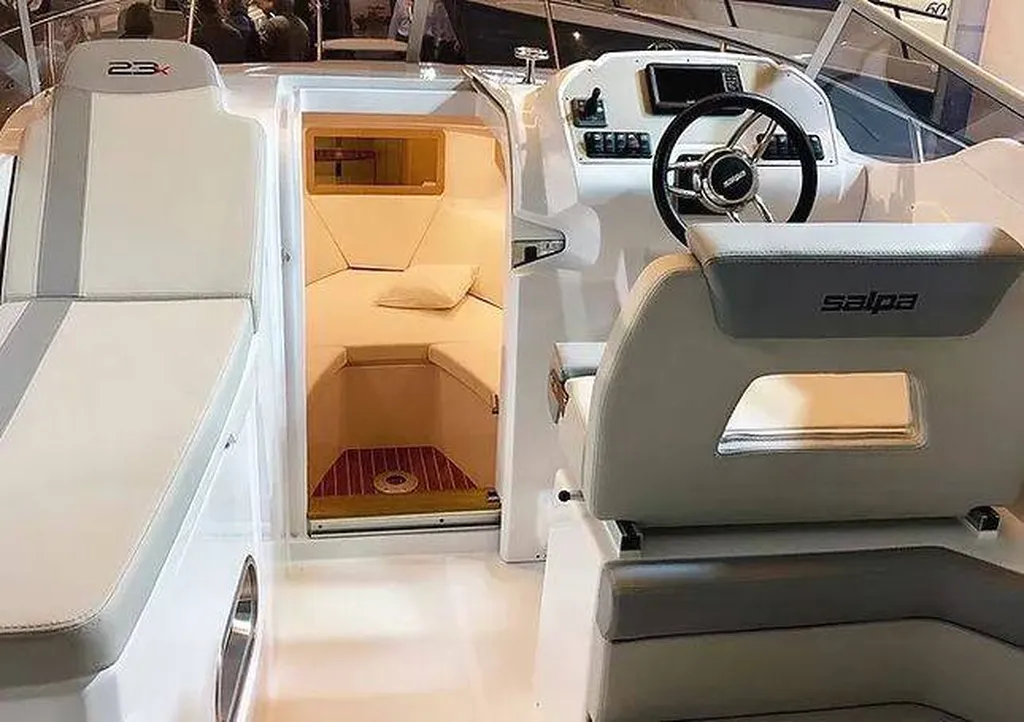 Acheter une vedette Laver 23X Salpa dans le Var