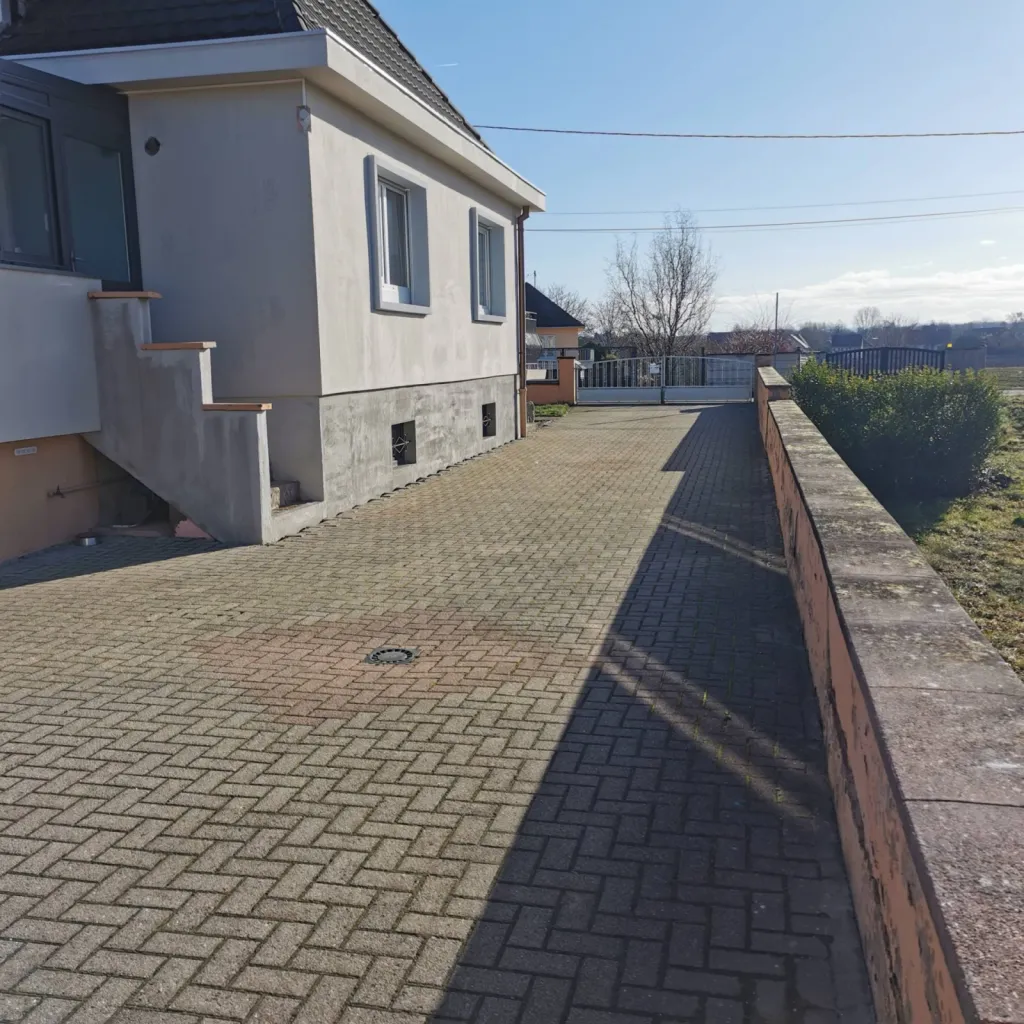 Comment faire une entrée de maison en pavé à Strasbourg 