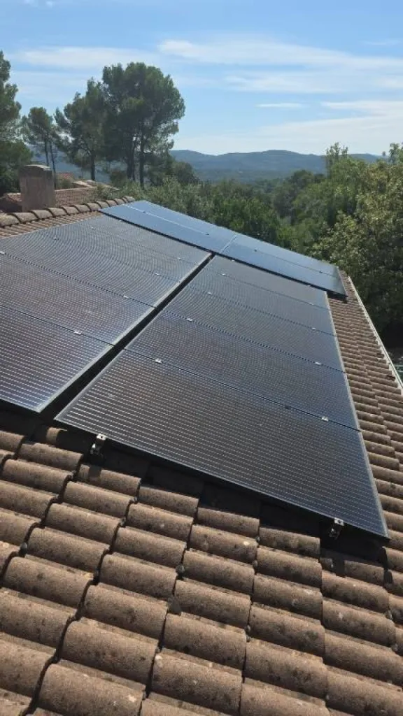 Complément d'installation solaire à Garéoult dans le Var entre Rocbaron et Brignoles 