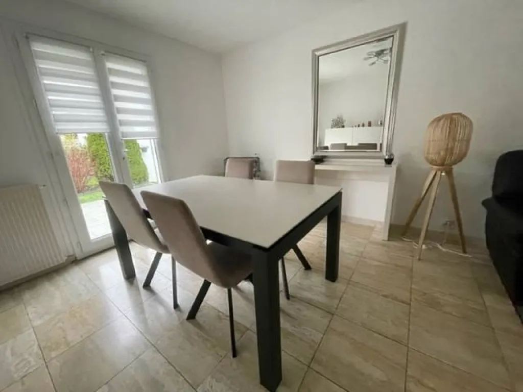 A saisir pavillon de 93 m² édifié sur un terrain de 341 m² sur la commune de CAUDEBEC LES ELBEUF