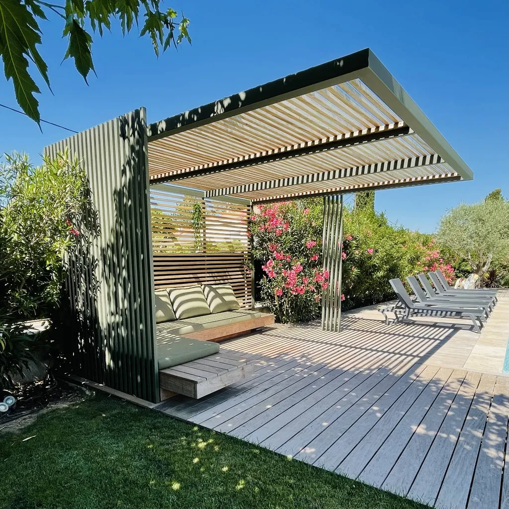 Conception et fabrication d'une pergola moderne acier et bois à Cabriès près de Marseille