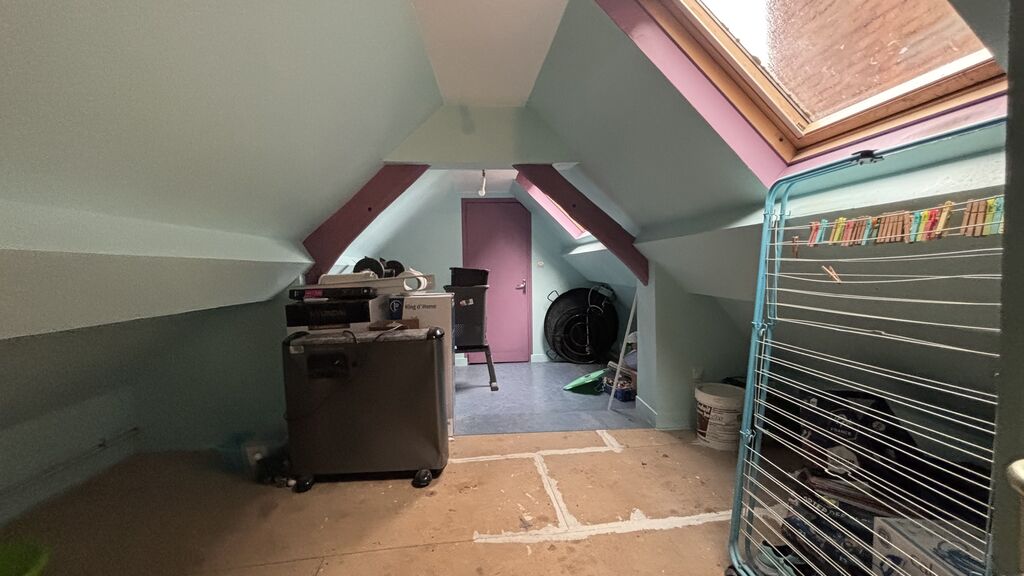 Immeuble de 179m² vendu loué, avec commerce et appartement, FRIVILLE ESCARBOTIN (80).