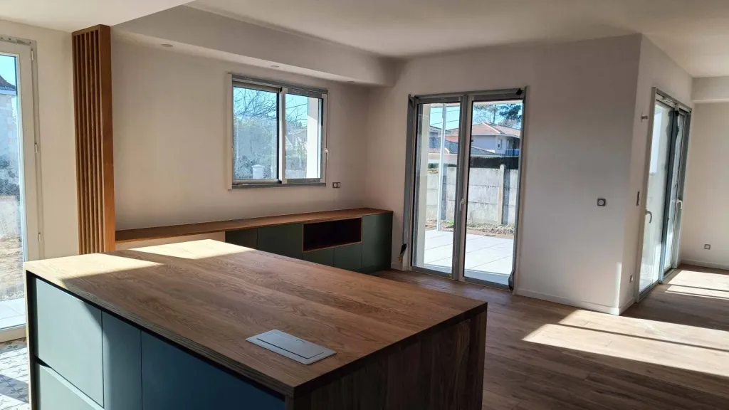 PLAN DE TRAVAIL CUISINE EN CHÊNE À ANDERNOS