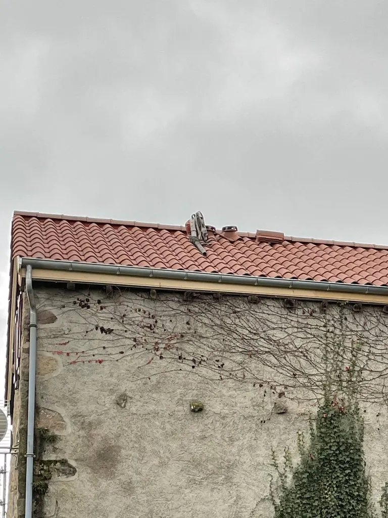 Après rénovation de toiture en tuiles à Beaujeu près de Belleville en Beaujolais (69) avec travaux d'isolation