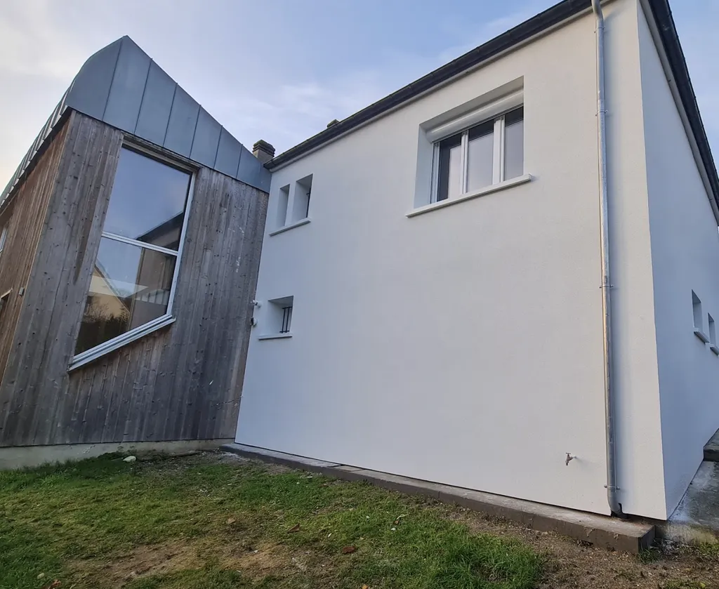 Isolation de façade de maison avec ravalement en crépis, à Rouen 76000