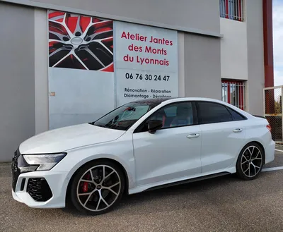 Personnalisation extérieures des jantes pour une Audi RS3 du Rhône