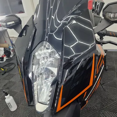 Pose de film PPF moto et protection esthétique près de Caen