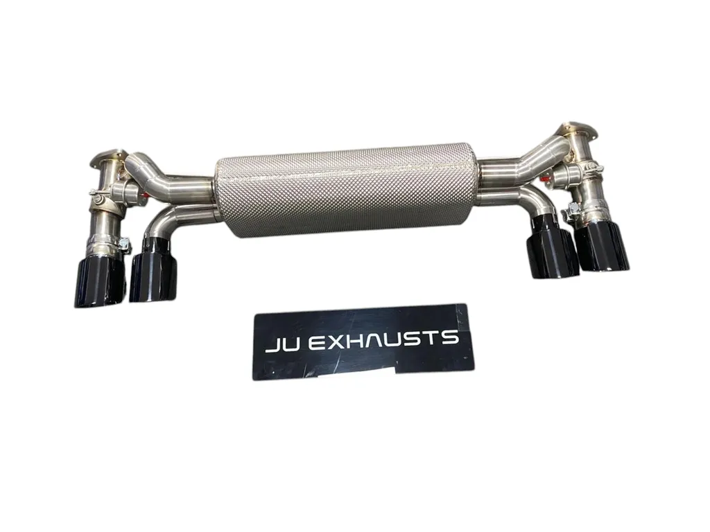 Échappement à valves inox pour Porsche 911 Carrera 991.1 de 2015. Système d'échappement sport haute performance offrant une sonorité réglable, un meilleur flux des gaz d'échappement et un style premium pour les passionnés Porsche.