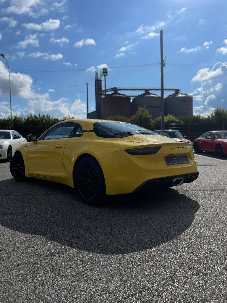 Renault Alpine A110 jaune à Goderville proche de Rouen
