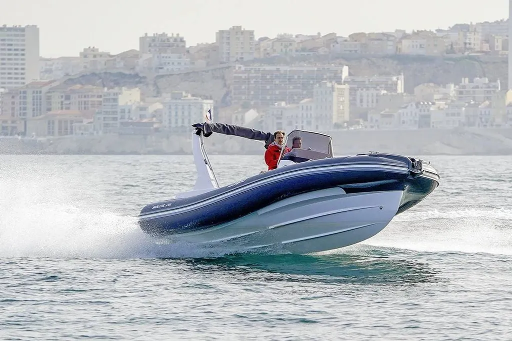 Location bateau semi-rigide Salpa Soleil 26 Bandol 83