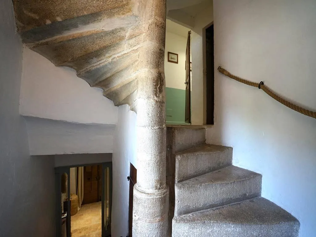 Majestueuse maison de village avec terrasse panoramique XXL   