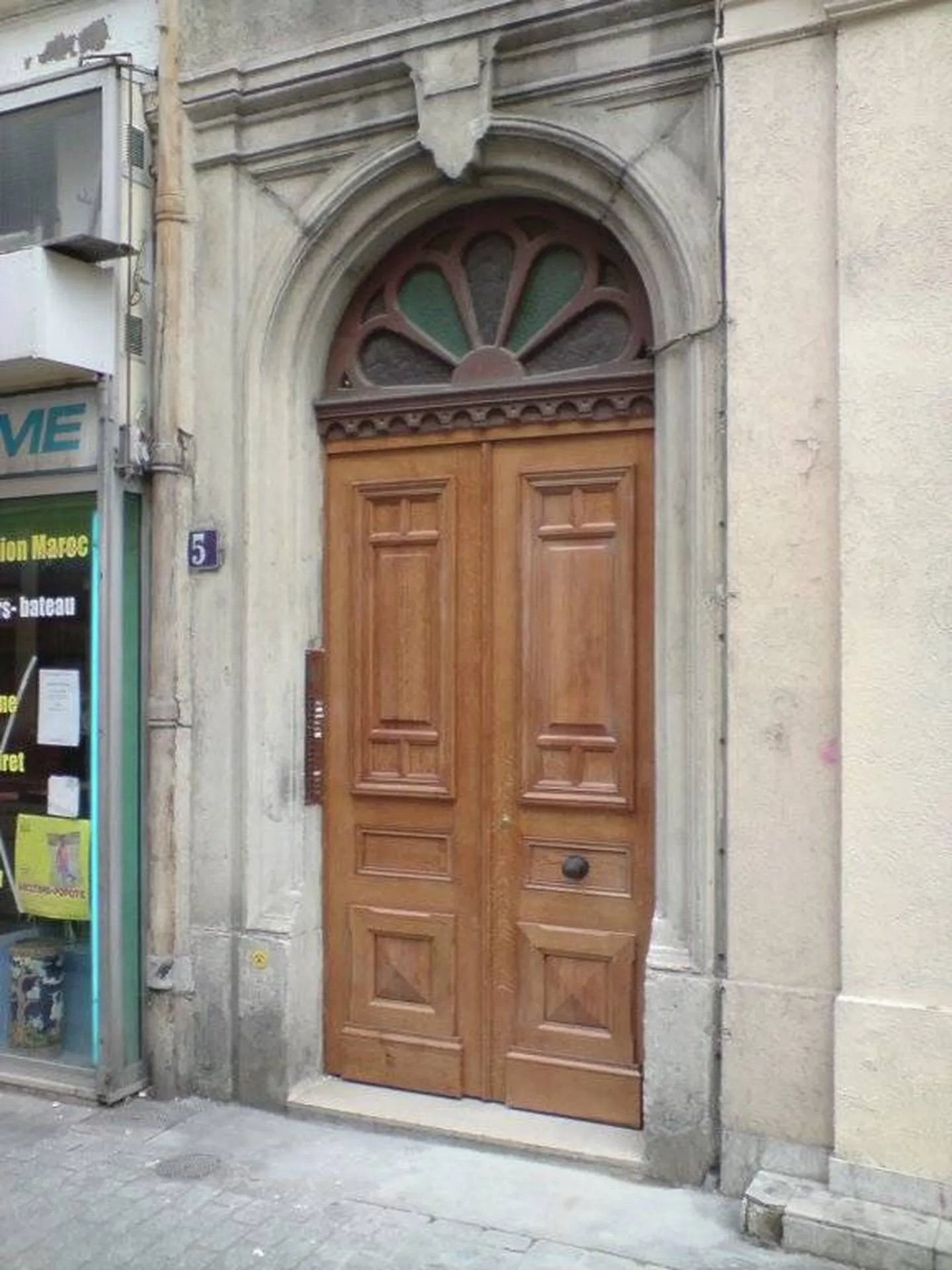 Rénovation porte d'entrée immeuble à Lyon Croix Rousse